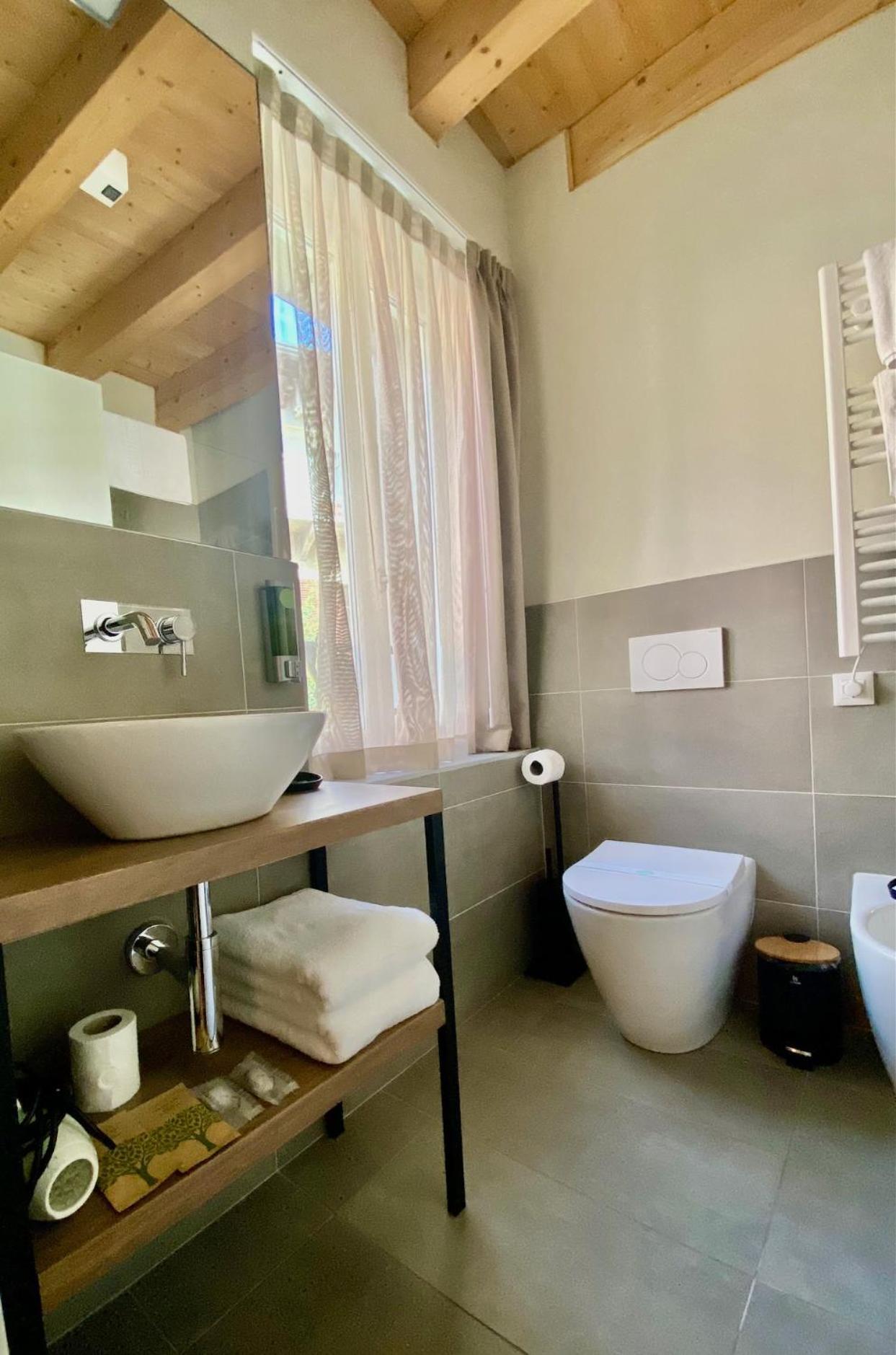 Malvezzi24 Boutique Rooms Дезенцано-дель-Гарда Экстерьер фото